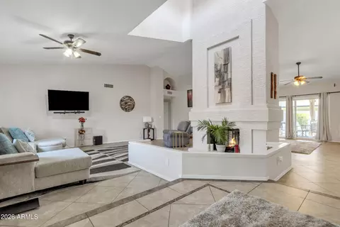 Living - 2333 Egret Ct, Gilbert, AZ 85234 photo 3 of 4