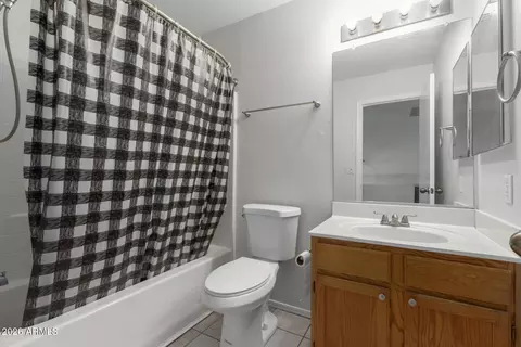 Bath - 1234 E Helena Dr, Phoenix, AZ 85022 photo 3 of 3