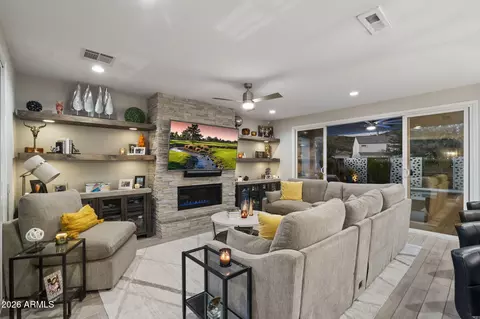 Living - 2248 E Questa Dr, Phoenix, AZ 85024 photo 1 of 1