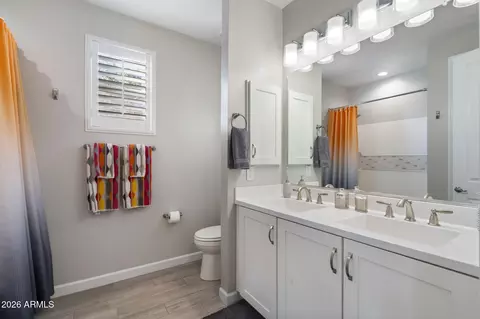 Bath - 2248 E Questa Dr, Phoenix, AZ 85024 photo 3 of 3