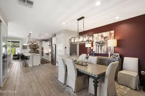 Dining - 2248 E Questa Dr, Phoenix, AZ 85024 photo 2 of 2