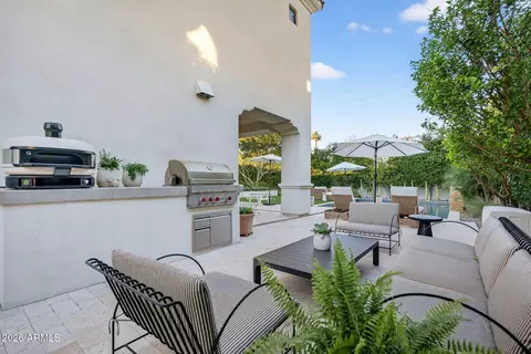 Exterior - 3906 E Crittenden Ln, Phoenix, AZ 85018 photo 13 of 20