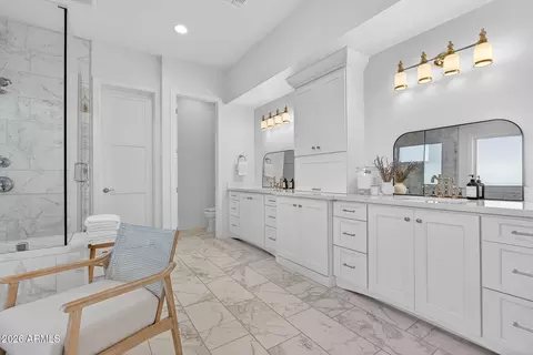 Bath - 3906 E Crittenden Ln, Phoenix, AZ 85018 photo 1 of 10