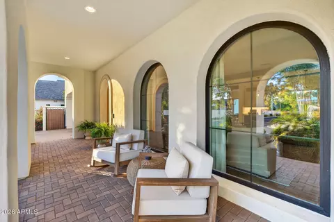 Exterior - 3906 E Crittenden Ln, Phoenix, AZ 85018 photo 5 of 20