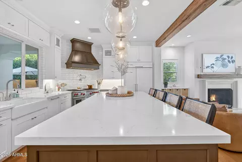 Kitchen - 3906 E Crittenden Ln, Phoenix, AZ 85018 photo 5 of 7
