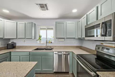 Kitchen - 1925 E Greasewood St, Apache Junction, AZ 85119 photo 5 of 6