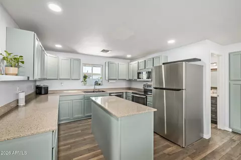 Kitchen - 1925 E Greasewood St, Apache Junction, AZ 85119 photo 1 of 6