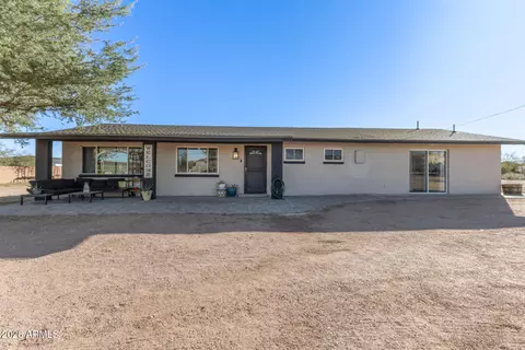 Exterior - 1925 E Greasewood St, Apache Junction, AZ 85119 photo 1 of 11