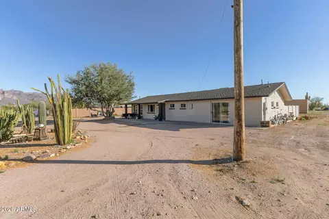 Exterior - 1925 E Greasewood St, Apache Junction, AZ 85119 photo 4 of 11