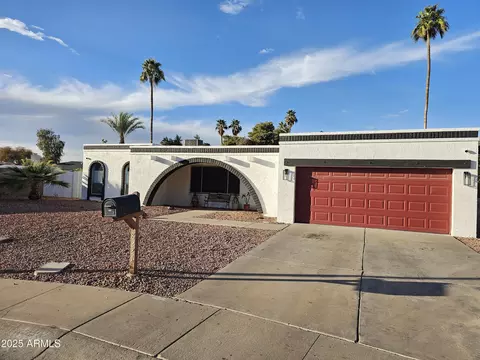 8227 N 47th Dr, Glendale, AZ 85302