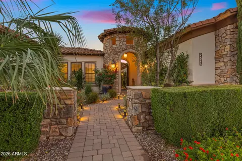 5740 S Gemstone Dr, Chandler, AZ 85249