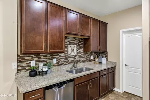894 S Utilis Dr, Gilbert, AZ 85296 photo 9