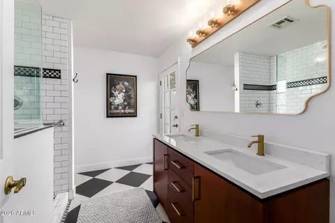 Bath - 436 E Bluebell Ln, Tempe, AZ 85288 photo 1 of 3