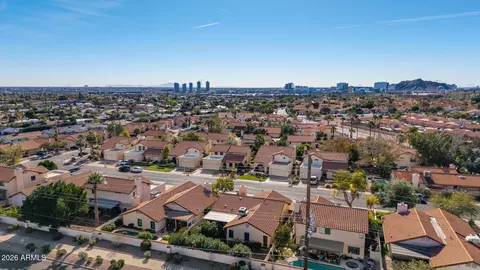 View/Area - 436 E Bluebell Ln, Tempe, AZ 85288 photo 7 of 15