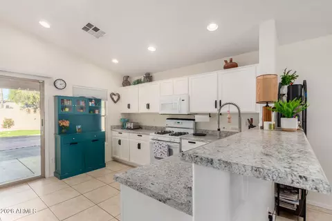 Kitchen - 3248 E Joseph Way, Gilbert, AZ 85295 photo 3 of 5