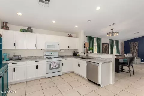 Kitchen - 3248 E Joseph Way, Gilbert, AZ 85295 photo 2 of 5