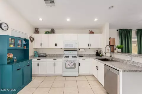 Kitchen - 3248 E Joseph Way, Gilbert, AZ 85295 photo 5 of 5