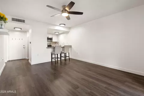 Living - 3033 E Devonshire Ave #1018, Phoenix, AZ 85016 photo 3 of 5