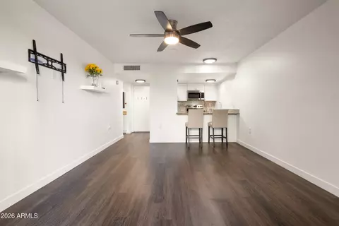 Living - 3033 E Devonshire Ave #1018, Phoenix, AZ 85016 photo 4 of 5