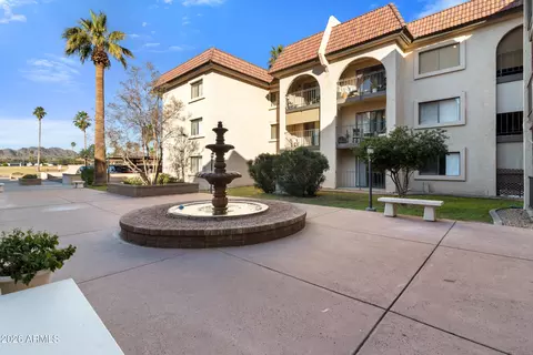 Exterior - 3033 E Devonshire Ave #1018, Phoenix, AZ 85016 photo 5 of 7