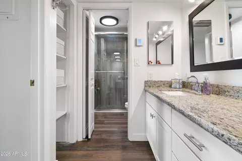 Bath - 3033 E Devonshire Ave #1018, Phoenix, AZ 85016 photo 1 of 4