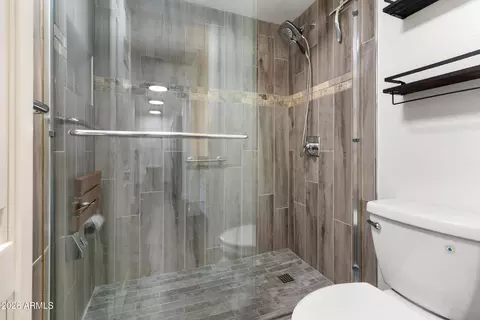 Bath - 3033 E Devonshire Ave #1018, Phoenix, AZ 85016 photo 3 of 4