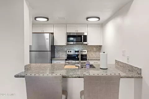 Kitchen - 3033 E Devonshire Ave #1018, Phoenix, AZ 85016 photo 5 of 5