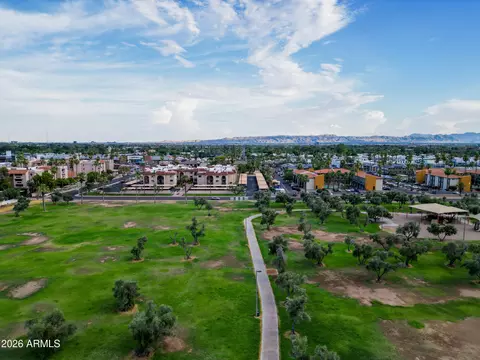 View/Area - 3033 E Devonshire Ave #1018, Phoenix, AZ 85016 photo 10 of 14