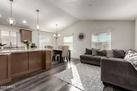 645 N 67th Ave #24, Phoenix, AZ 85043