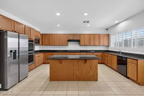 Kitchen - 11355 E Solina Cir, Mesa, AZ 85212 photo 5 of 6