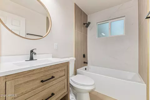 Bath - 4634 W Weldon Ave, Phoenix, AZ 85031 photo 2 of 2