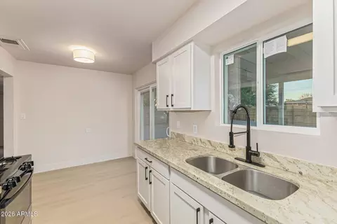 Kitchen - 4634 W Weldon Ave, Phoenix, AZ 85031 photo 4 of 4