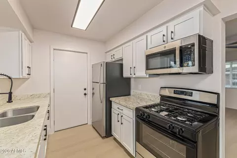 Kitchen - 4634 W Weldon Ave, Phoenix, AZ 85031 photo 1 of 4