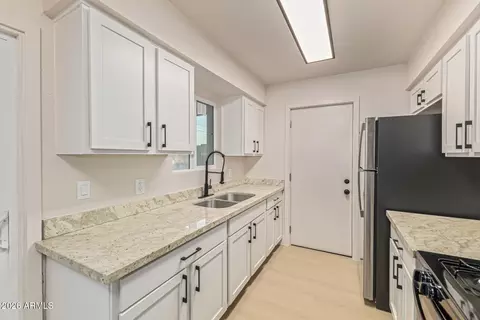 Kitchen - 4634 W Weldon Ave, Phoenix, AZ 85031 photo 3 of 4