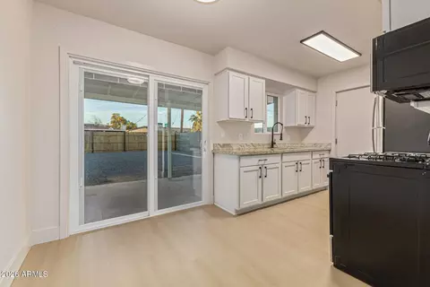 Kitchen - 4634 W Weldon Ave, Phoenix, AZ 85031 photo 2 of 4