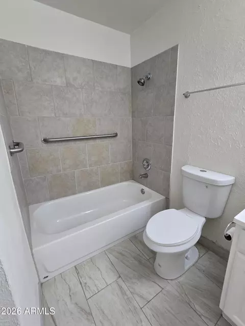 Bath - 6512 N 41st Ave, Phoenix, AZ 85019 photo 2 of 3