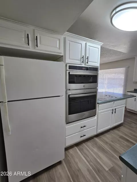 Kitchen - 6512 N 41st Ave, Phoenix, AZ 85019 photo 3 of 4