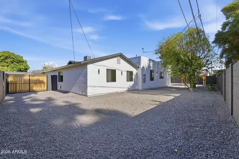 Exterior - 333 W Seldon Ln, Phoenix, AZ 85021 photo 9 of 12