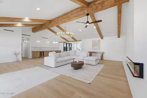 Living - 333 W Seldon Ln, Phoenix, AZ 85021 photo 2 of 9