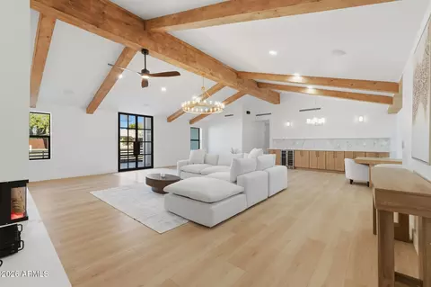Living - 333 W Seldon Ln, Phoenix, AZ 85021 photo 3 of 9