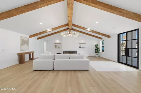 Living - 333 W Seldon Ln, Phoenix, AZ 85021 photo 5 of 9