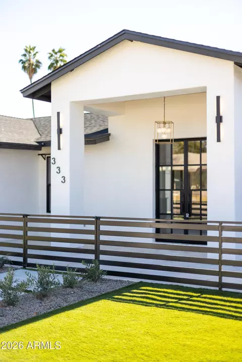 Exterior - 333 W Seldon Ln, Phoenix, AZ 85021 photo 2 of 12