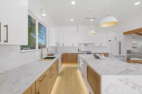Kitchen - 333 W Seldon Ln, Phoenix, AZ 85021 photo 2 of 14