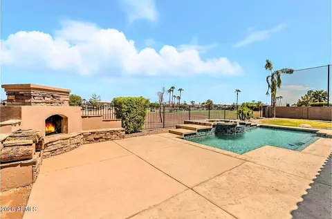 633 S Parkcrest St, Gilbert, AZ 85296 photo 2