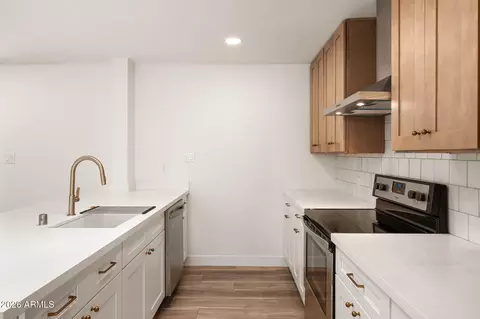 Kitchen - 17 E Cairo Dr, Tempe, AZ 85282 photo 3 of 4