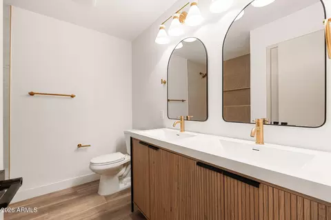 Bath - 17 E Cairo Dr, Tempe, AZ 85282 photo 2 of 3