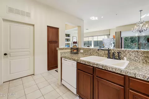Kitchen - 2989 N 44th St #3018, Phoenix, AZ 85018 photo 4 of 4