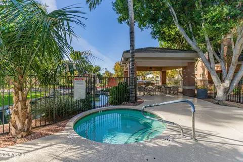 Exterior - 2989 N 44th St #3018, Phoenix, AZ 85018 photo 4 of 6
