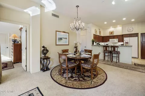 Dining - 2989 N 44th St #3018, Phoenix, AZ 85018 photo 1 of 3