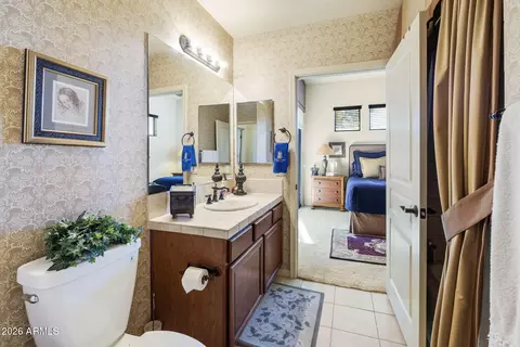 Bath - 2989 N 44th St #3018, Phoenix, AZ 85018 photo 3 of 3